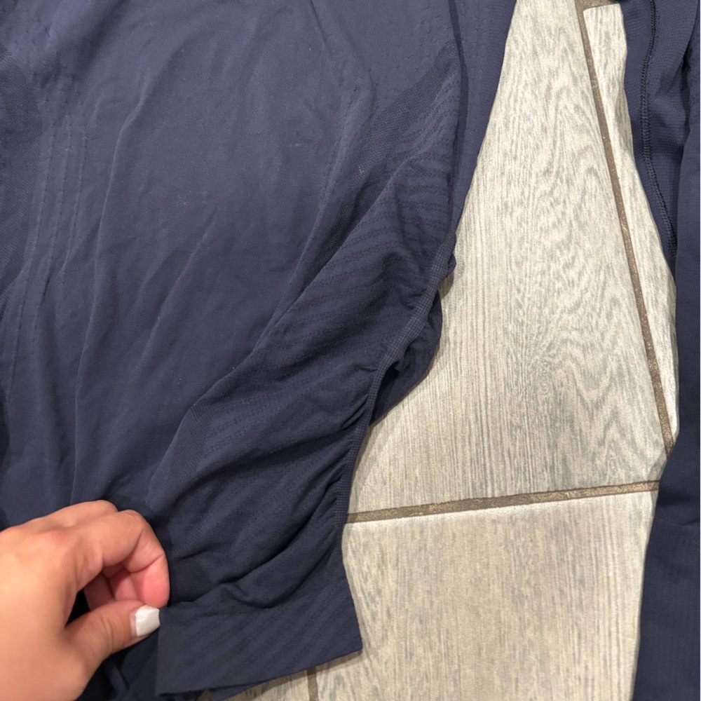 ATHLETA Speedlight Ruched Athletic LS Top Size Small - Picture 3 of 6